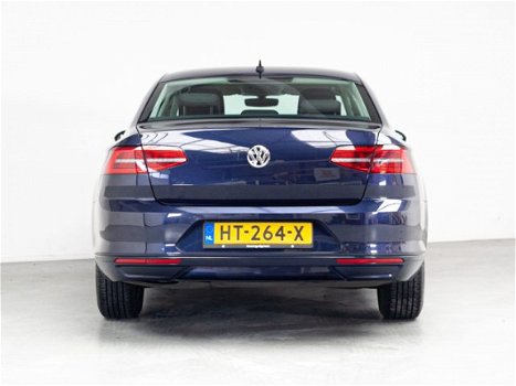 Volkswagen Passat - 1.6 TDI Business Edition , DSG, Navigatie, Parkeersensoren, Keyless - 1