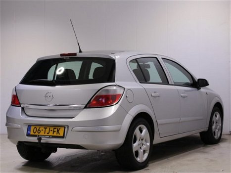 Opel Astra - 1.6 Business | Trekhaak | Cruise | Goed onderhouden | - 1