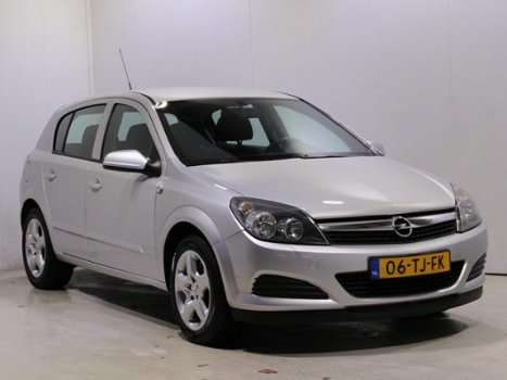 Opel Astra - 1.6 Business | Trekhaak | Cruise | Goed onderhouden | - 1