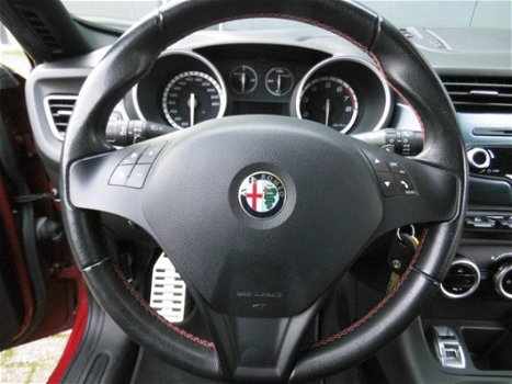 Alfa Romeo Giulietta - 1.4 Limited Edition Sport automaat (navi, clima) - 1