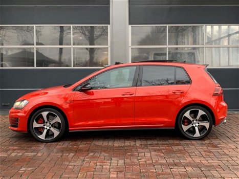 Volkswagen Golf - 2.0 TSI GTI Performance PANO/TREKHAAK/DSG/NAVI/300PK/NAP 2E EIGENAAR - 1