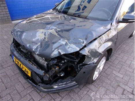 Volkswagen Passat - 1.6 TDI BLUEMOTION EX.EDITION - 1