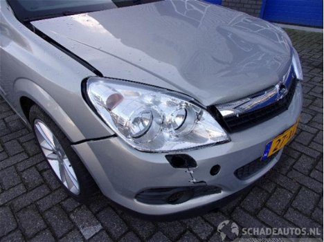 Opel Astra TwinTop - 1.8 COSMO - 1
