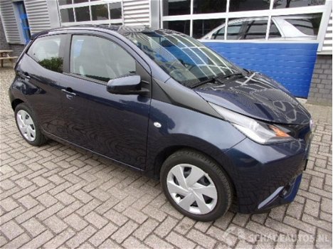 Toyota Aygo - 1.0 VVT-I X-PLAY - 1