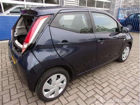 Toyota Aygo - 1.0 VVT-I X-PLAY - 1