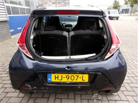 Toyota Aygo - 1.0 VVT-I X-PLAY - 1