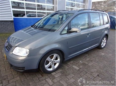 Volkswagen Touran - 2.0 16V FSI TRENDLINE - 1