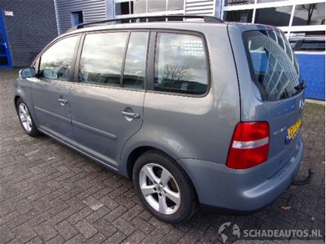 Volkswagen Touran - 2.0 16V FSI TRENDLINE - 1