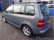 Volkswagen Touran - 2.0 16V FSI TRENDLINE - 1 - Thumbnail