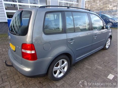 Volkswagen Touran - 2.0 16V FSI TRENDLINE - 1