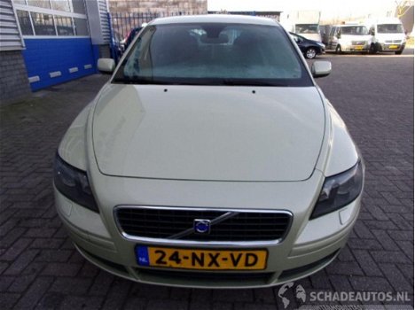 Volvo S40 - 2.0 D ELITE - 1