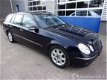 Mercedes-Benz E-klasse - 220 CDI AVANTGARDE 7 PERSOONS - 1 - Thumbnail