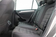 Volkswagen Golf - 1.0 TSI Connected Series Navi / Clima / Cruise / Camera