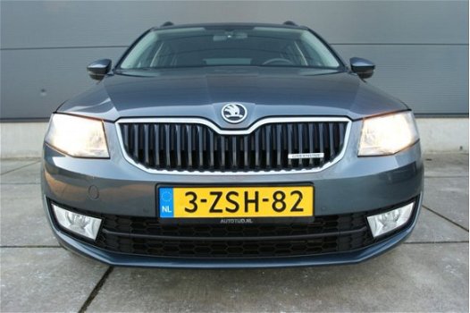 Skoda Octavia - 1.6 TDI 3D-NAVI, ECC-AIRCO, NIEUWE APK - 1