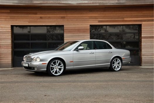 Jaguar XJ - 4.2 V8 Executive 300pk - 1