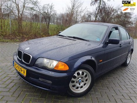 BMW 3-serie - 318i Executive - XENON - PDC - NIEUWE APK - 1