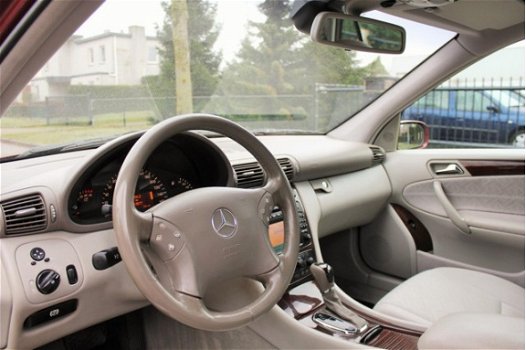 Mercedes-Benz C-klasse Combi - 200 K. Elegance AUTOMAAT, CLIMA, ZEER NETTE AUTO, NAP, NL AUTO - 1