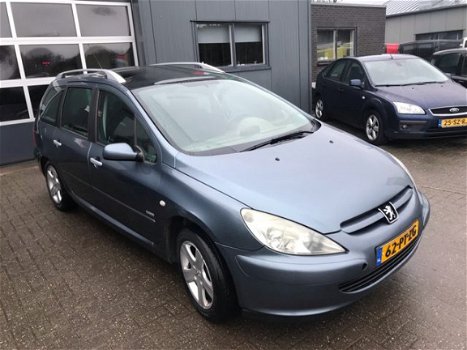 Peugeot 307 SW - 2.0 16V Navtech - 1