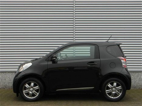 Toyota iQ - 1.0 VVT-i Aspiration Automaat Clima Smart Entry - 1