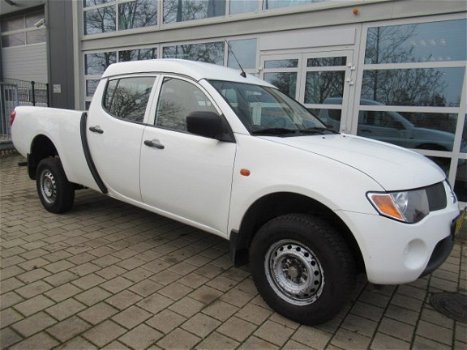 Mitsubishi L 200 - 2.5Di Dubbelcabine Double Cab 4WD Invite - 1