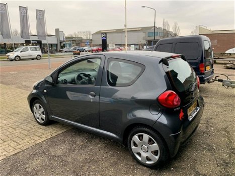 Toyota Aygo - 1.0-12V 2de eigenaar dealer onderhouden zeer netjes - 1