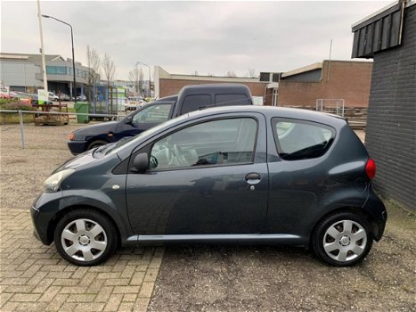 Toyota Aygo - 1.0-12V 2de eigenaar dealer onderhouden zeer netjes - 1