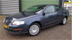 Volkswagen Passat - 1.6 FSI 85KW 2005 Grijs CLIMA*APK 2021 - 1 - Thumbnail