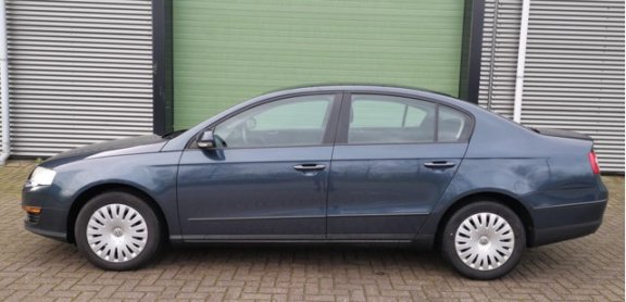 Volkswagen Passat - 1.6 FSI 85KW 2005 Grijs CLIMA*APK 2021 - 1