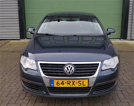 Volkswagen Passat - 1.6 FSI 85KW 2005 Grijs CLIMA*APK 2021 - 1