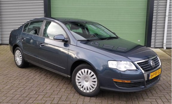 Volkswagen Passat - 1.6 FSI 85KW 2005 Grijs CLIMA*APK 2021 - 1