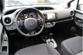 Toyota Yaris - 1.5 HYBRID DYNAMIC 1E EIGENAAR NAVI NL-AUTO - 1 - Thumbnail