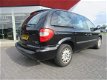 Chrysler Voyager - 2.8 CRD SE Luxe 6 persoons Airco, cruise , Automaat (occasion) - 1 - Thumbnail