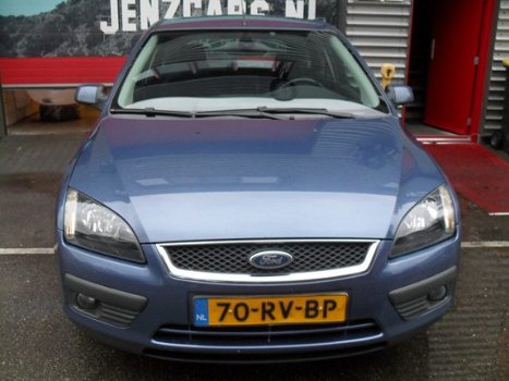 Ford Focus - 1.6-16V Futura, 5 deurs, CRUISE, AIRCO, APK 2020 - 1