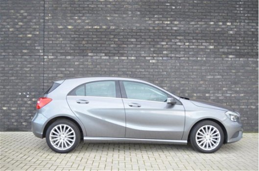 Mercedes-Benz A-klasse - 180 Ambition airco / cruise control / stoelverw / navi / deels leer/ - 1