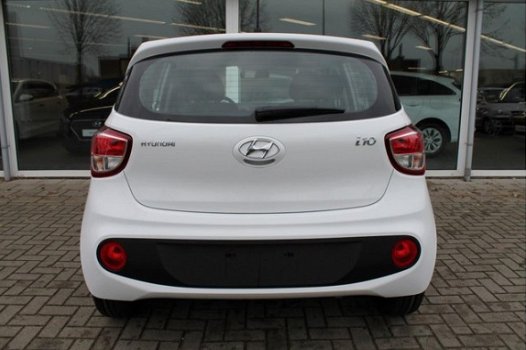 Hyundai i10 - 1.0i Comfort + Navigatie Pack | NU MET € 1.500, - TRY AND BUY BONUS - 1