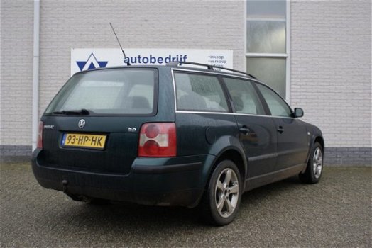 Volkswagen Passat Variant - 2.0 Trendline - 1