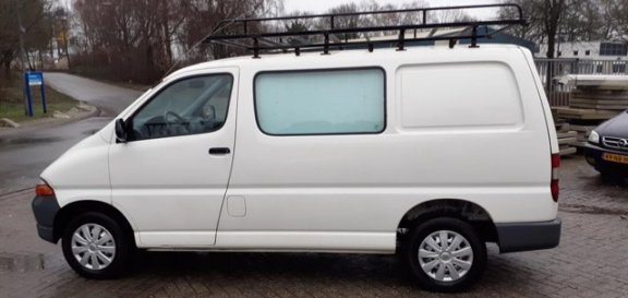 Toyota HiAce - 2.4 - 1