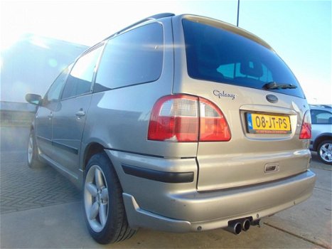 Ford Galaxy - 2.8-24V V6 Ghia /Automaat/6 Pers./Park sens./Stoelverw./Leder/Apk 7-2020/Climate contr - 1