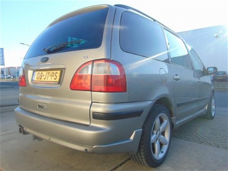 Ford Galaxy - 2.8-24V V6 Ghia /Automaat/6 Pers./Park sens./Stoelverw./Leder/Apk 7-2020/Climate contr - 1