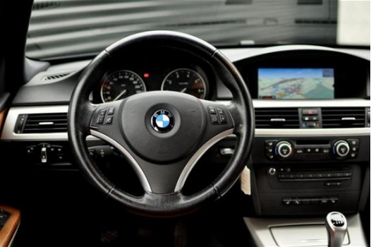 BMW 3-serie Touring - 318 High Executive / Navigatie / Leer / Zeer nette staat - 1