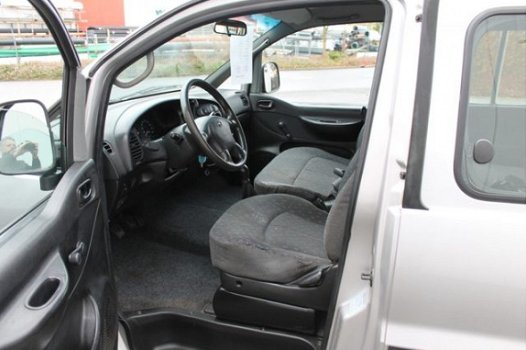 Hyundai H 200 - 2.5 DC ''LANG'' 6 Seater - 1