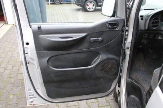 Hyundai H 200 - 2.5 DC ''LANG'' 6 Seater - 1