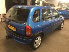 Opel Corsa - 1.2i-16V Strada airco