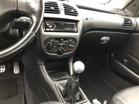 Peugeot 206 CC - 2.0-16V Door inruil verkregen. Alleen voor handelaren - 1