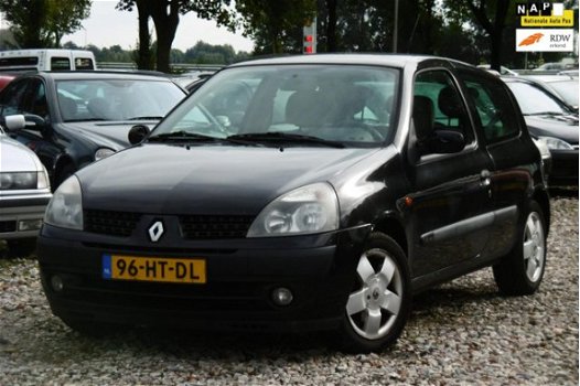 Renault Clio - 1.4-16V Privilège AUTOMAAT *EXPORT - 1