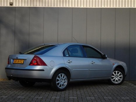 Ford Mondeo - 1.8-16V Collection - 1