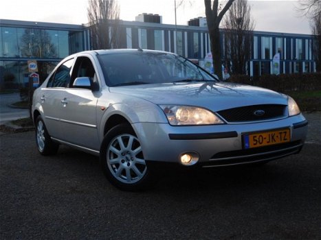 Ford Mondeo - 1.8-16V Collection - 1