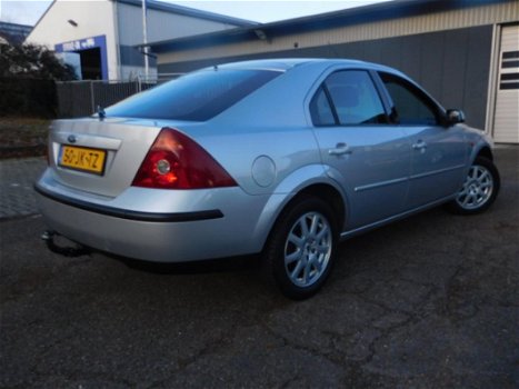 Ford Mondeo - 1.8-16V Collection - 1