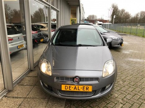 Fiat Bravo - 1.4 MultiAir Business 140 PK /AIRCO /CRUISCONTROL / NAVIGATIE / PARKEERSENSOR - 1