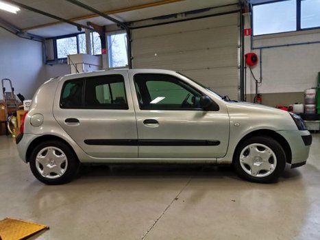 Renault Clio - 1.2-16V Dynamique //AIRCO//5DEURS//LEUKE AUTO// - 1